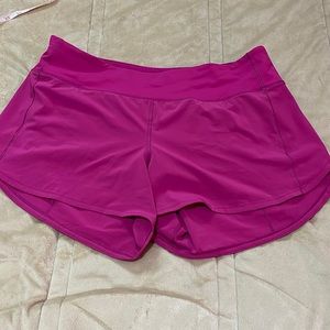 Lululemon mid rise speed up shorts